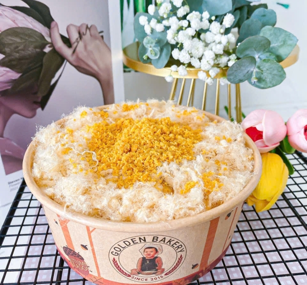 Bánh Bông Lan Sốt Phô Mai Chà Bông Heo