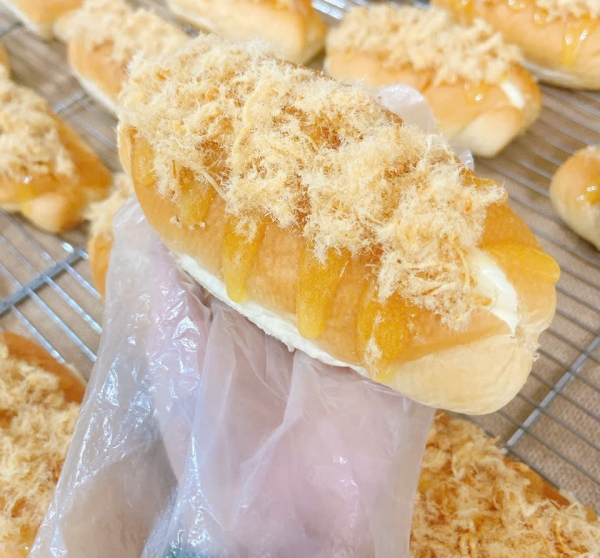 Bánh Mì Phô Mai Chà Bông